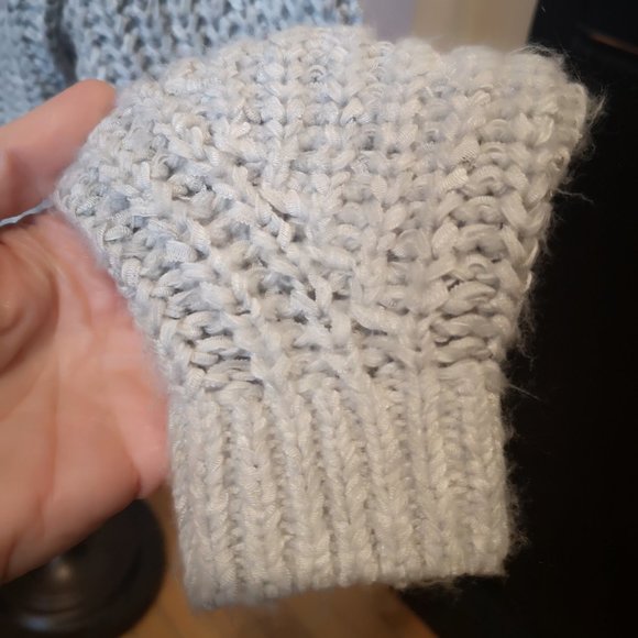 Abercrombie & Fitch classic gray vneck cardigan - Picture 4 of 11